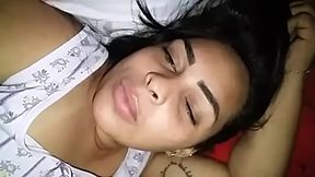 Namorada se mostrando antes de dormir