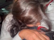 Latina CULONA se masturba mientras conduzco y me chupa la POLLA en el parqueadero.