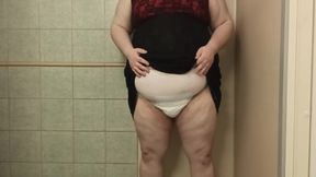 Fat enby wets their diaper on camera for the first time