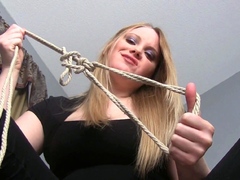 Masturbating amateur cums after solo fun