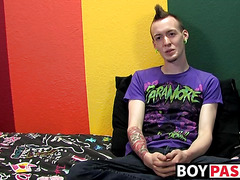 Punk rock twink Chris Jett masturbates and cums