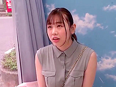 241118丈の長い服を着た奥さま可愛いd3