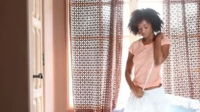 Curly all alone ebony nympho tapes her kinky solo show on cam