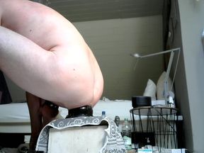 Ass stretching - side view