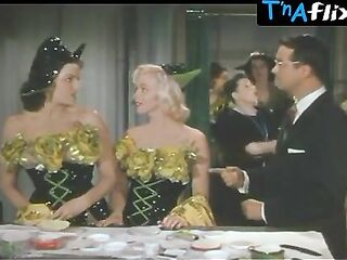 Marilyn Monroe Hot Scene in Gentlemen Most Like Blondes