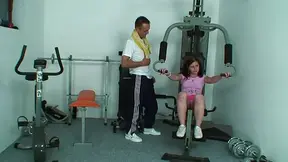 Amateur GF gives sloppy blowjob then gets fucked at the gym