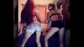 Micaela cornejo y la amiga perreando