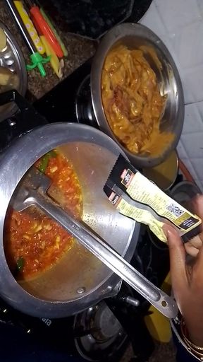 My wife bana rahi hai chicken curry   Clip 2