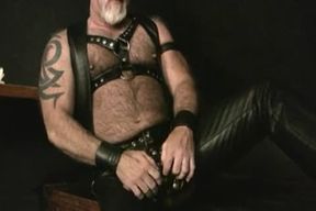 Leather Parent fap off