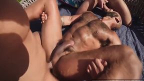 Gay Porn - Macho Passivo Peludo Levando Surra De Dois Garotos Pauzudos 26 Min