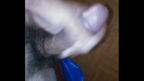 Cầm con cặc sục n&oacute_ sướng qu&aacute_ mọi người2