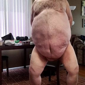 Fat guy showing ass