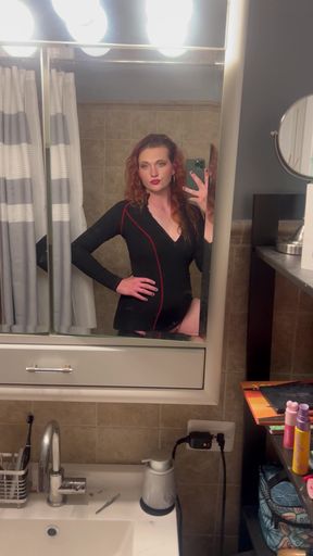 You match with a girl and tinder and she sends you this, what do you respond? Wrong answers only please.