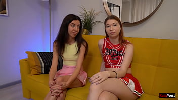 Foursome Orgy - Courier agreed to participate in amateur porn filming - Double Facial