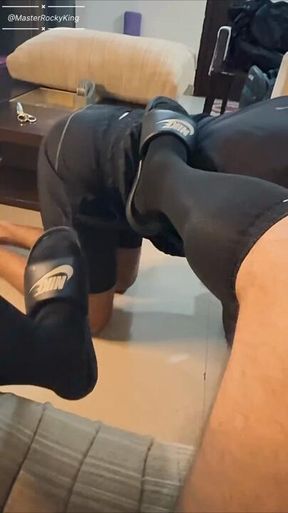 He wants to be my SL🅰️VE, Let’s find out if he is worthy enough to be under my Godly Feet 🦶

#findom #alphamale #paypig #cashmaster