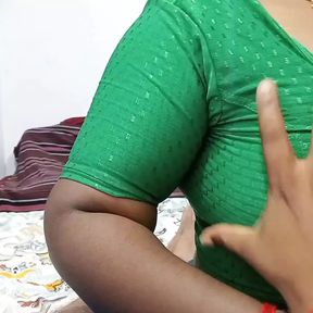 Desi Tamil bhabhi giving blowjob she swallowing full cum but not like