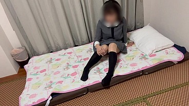 オナニーを覚え初めて週に4回はパンツの中に手を入れて指でマンコを触りながら快感に浸る清楚な女子◯生。