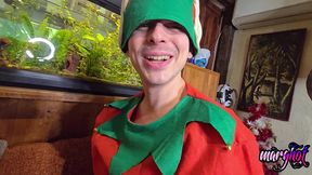 trio bisex la mere-noel entraine son lutin a baiser le pere-noel la mere ...