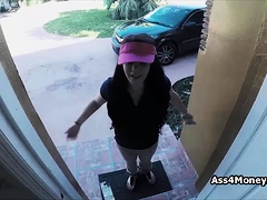 Pizza delivery girl fucks for cash on video