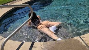 Lifeguard Drops keys in the pool