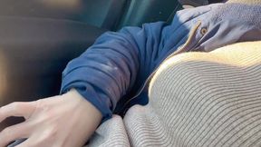 She Open Hairy Pussy in the Car Then Go Outside Piss