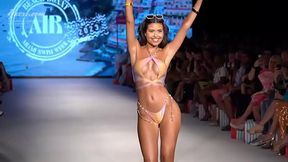 rica cola en bikini