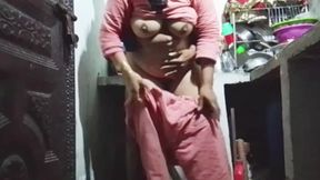 Sexy Pakistani Sucking His BF Dick
