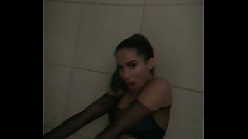 Anitta rebolando gostoso