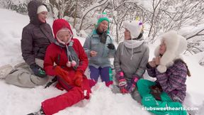5 girls flashing tits in the snow