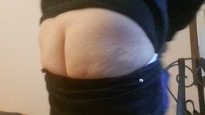 PACKING AND SHOWING BUTTCRACK