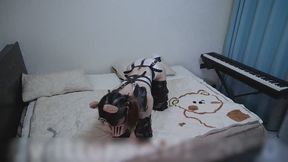 hui20-Put a dog head hood on the girl, then discipline her.