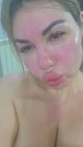 Hi im alisa i do hot shows and u also can contact me