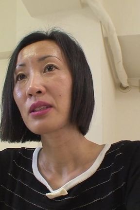 Skinny Asian MILF Gets Her Slutty Face Covered in Warm Cum