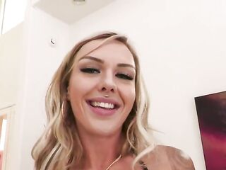 Sexy Chick Deliah Grace Likes Anal Sex