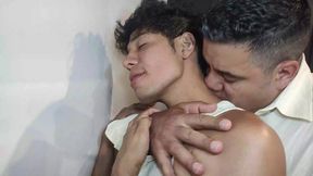 yuri gaucho - amor de pica - puto levando pau grosso do dotadao gaucho - sexo gay interracial - peruano entrando na caceta grossa do urso brasileiro