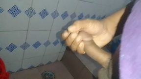 Desi boy doing handling by big penis in bathroom