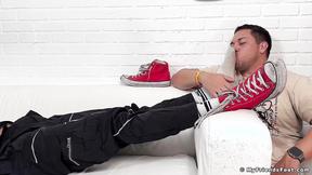 ”Dan Edwards Sniffs & Licks Diablo Mesmerizing Bare Feet”