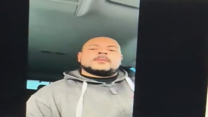 Herr Matthias hat vor der Kamera whrend eines Videoanrufs auf Facebook vor einem 11-jhrigen Mdchen masturbiert.