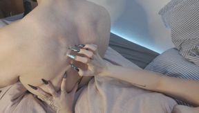 Locktober Day 2 - Scratch my slave I MistressLongNails