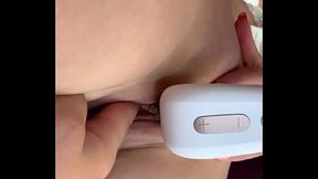 SugarNadya tests a new sex toy - Womanizer
