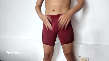 Verga dura en boxer rojos