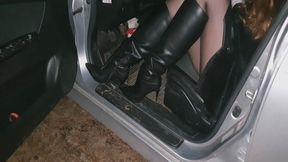 Hard Revving in Honda with Guess Boots Plushie Edition WMV