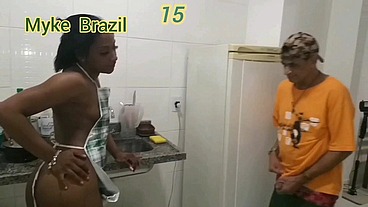 Diarista Roberta dias vei faser faxina na minha casa e acabou com um clima de sexo