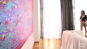 Newcomer Makes Men Leak!