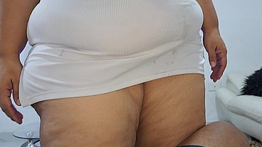Me encantan las tetas de mi madrastra y como chupa de rico mi polla. POV