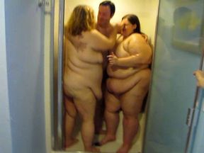 2BBWs and 2 skinny guys in one shower oh what wet fun!