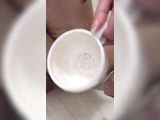 С матом! Русская Госпожа ссыт в чашку и заставляет тебя пить ее мочу, вылизывай мою немытую пизду!