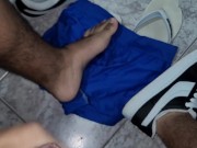 Gozando na cueca para mandar para o cliente