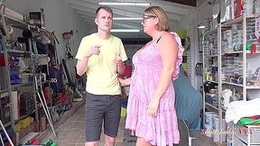 Busty Redhead Cougar Jojo Seduces The Mechanic