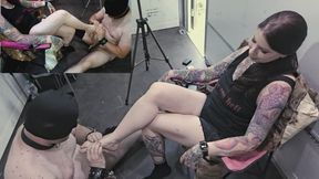 Mein Leihsklave darf meine FÃ¼ÃŸe massieren My Borrowed Slave Gets to Massage My Feet